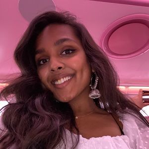 Meet your Posher, Sahiti